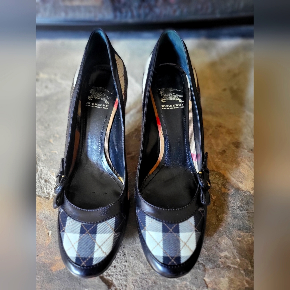 BURBERRY PUMPS